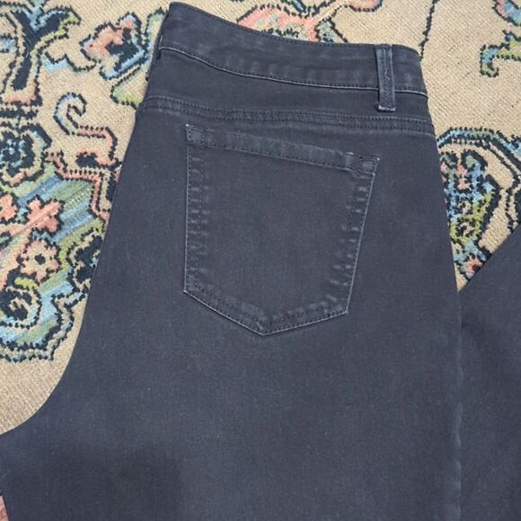 Laura Ashley Everyday Straight Leg Relaxed Fit Jean - Picture 3 of 9